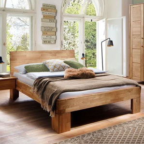 Romantische Iza Hämmert Auf Dem Breiten Bett Romantische Iza Hämmert Auf Dem Breiten Bett