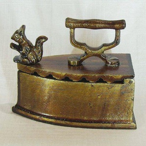Briefbeschwerer Bügeleisen Eichhörnchen aus Metall 13cm