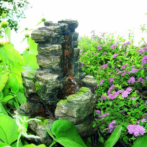 Brunnen Ubbink aus Polyresin mit Licht