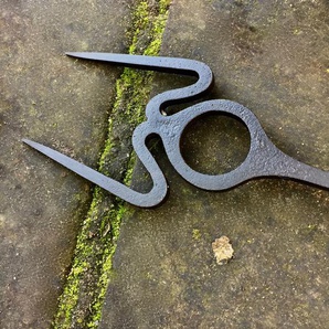 Grillspieß geschmiedet 2-Zack Spieß Feuerspieß Grill Fleischspieß Wurstspieße