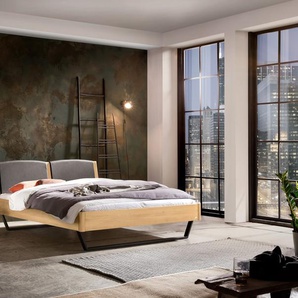 Hasena Massivholzbett, Kopfteil gepolstert Marola, Farbe: Eiche bright, geölt, Bezugsfarbe: Kul smoke, Metallfarbe: Anthracit, verschiedene Größen