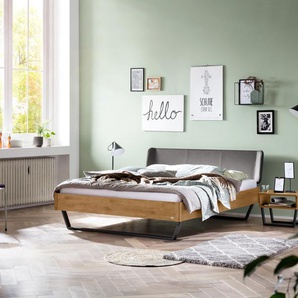 Hasena Massivholzbett, Kopfteil gepolstert Montieri, Farbe: Wildeiche natur, geölt, Bezugsfarbe: Kul smoke, Metallfarbe: Anthracit, verschiedene Größen