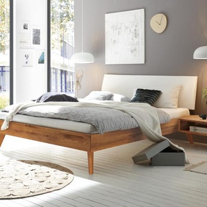 Hasena Massivholzbett, Kopfteil gepolstert Pesaro, Farbe: Wildeiche natur, geölt, Bezugsfarbe: Kul white, verschiedene Größen