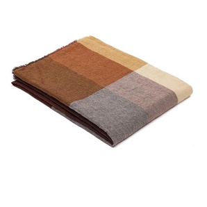 Kave Home - Macel Decke aus Leinen und Baumwolle mit mehrfarbigen Karos 130 x 170 cm