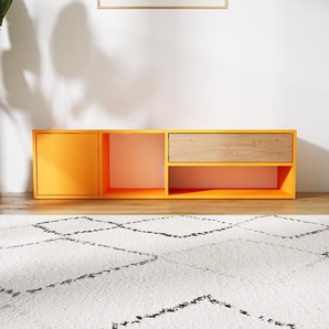 Lowboard Gelb - TV-Board: Schubladen in Eiche & Türen in Gelb - Hochwertige Materialien - 154 x 40 x 34 cm, Komplett anpassbar
