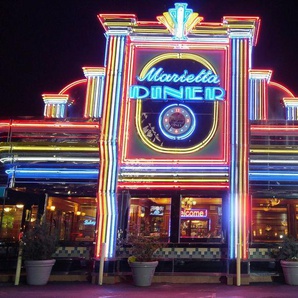 Papermoon Fototapete RETRO DINER-NEON CADILLAC ELVIS ROUTE 66 VINTAGE ROSA