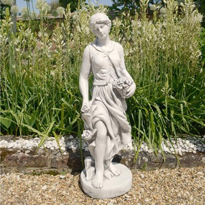 Statue Susie im Frühling