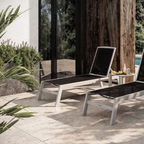 VILLANA 2er-Set Sonnenliegen, silber/schwarz, Alu/Textil, 198x66x32cm, mit Beistelltisch 45x45cm
