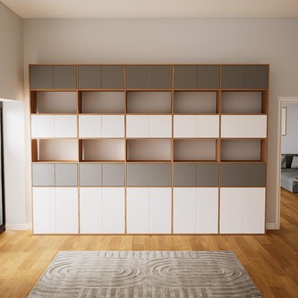 Wohnwand Weiß - Individuelle Designer-Regalwand: Türen in Grau - Hochwertige Materialien - 375 x 272 x 34 cm, Konfigurator